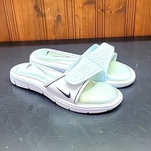 Nike woman  Sandal size 8